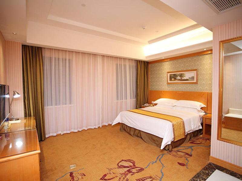 Vienna Hotel Jiangsu Kunshan Exhibition Center Екстериор снимка